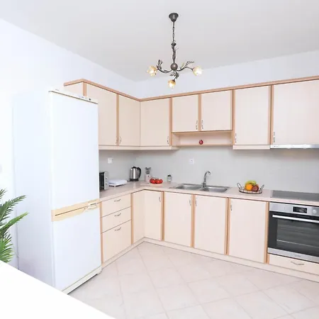 Breezy Dream, Corfu Kompitsion