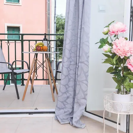 Breezy Dream, Corfu * Kompitsion